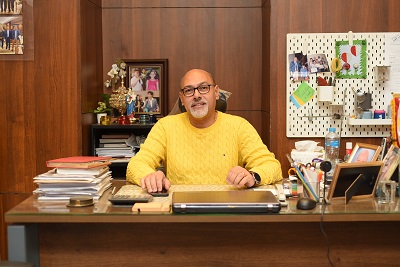 تهنئة مدير مدرسة روضة مصر الحديثة والخاصة بعيد الام